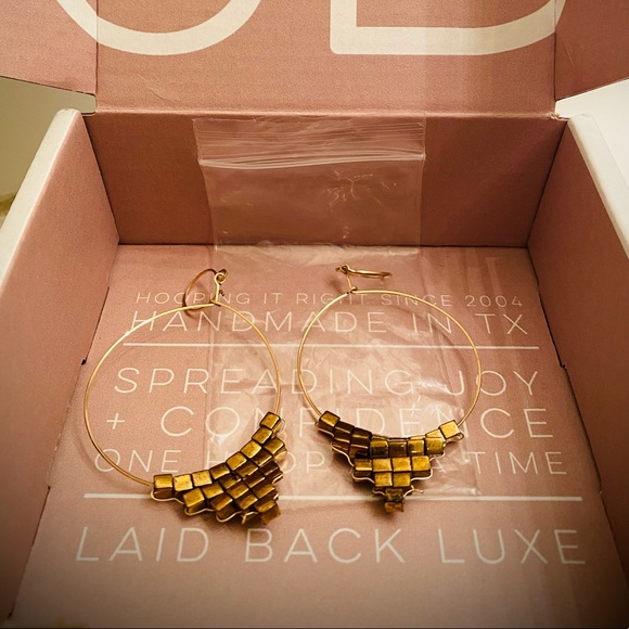 Sarah Briggs 14k Gold-Filled Hoops - Picture 3 of 8